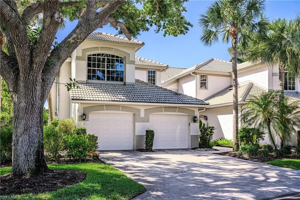 27011 LAKE HARBOR CT 201 BONITA SPRINGS, FL 34134