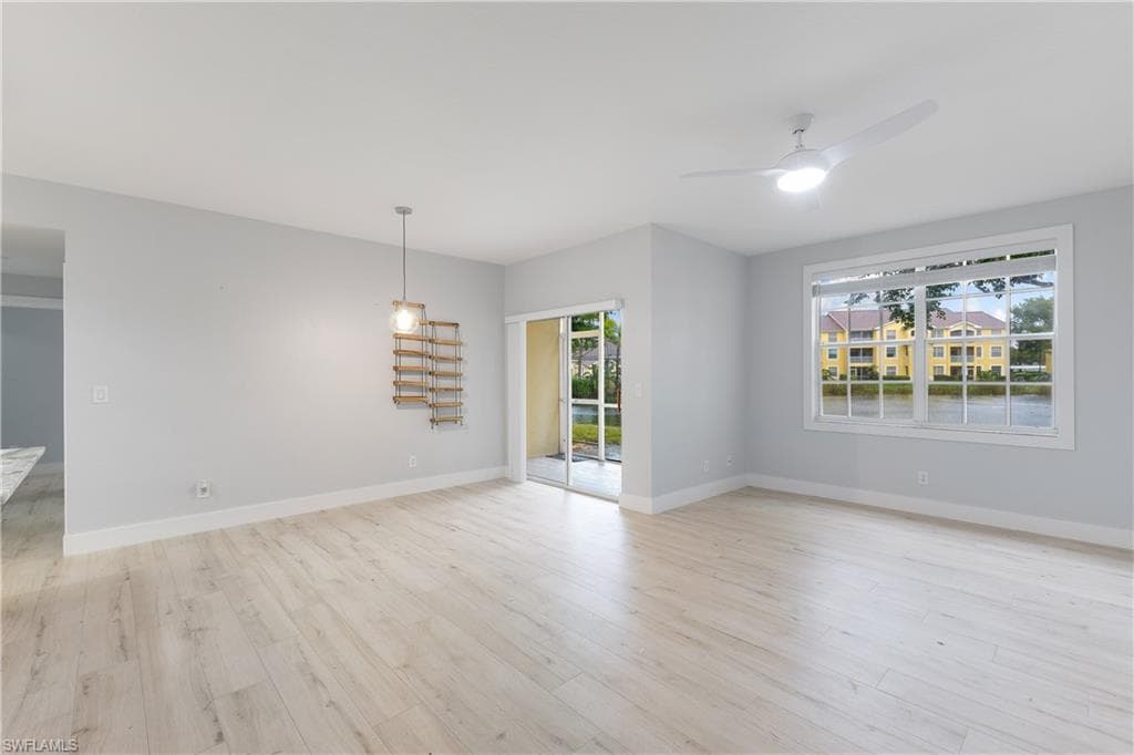 4645 Saint Croix LN 1323 NAPLES, FL 34109