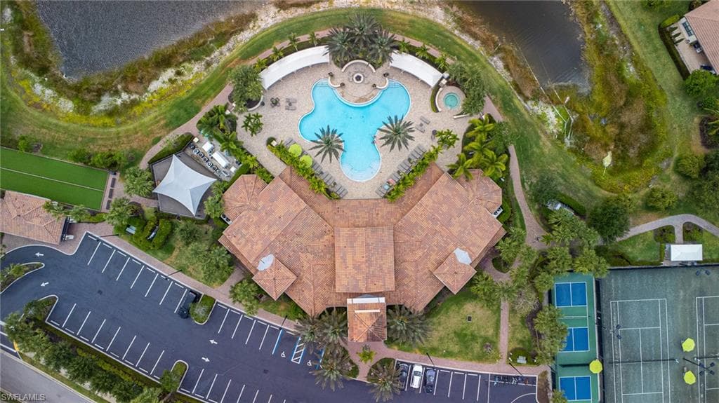 9231 Shadow Oak LN NAPLES, FL 34120