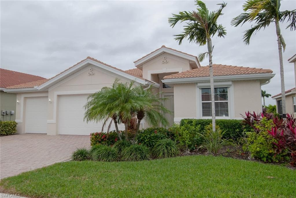 3025 Sunset Pointe CIR CAPE CORAL, FL 33914