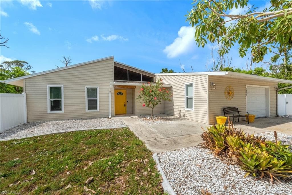 3659 Myers LN ST. JAMES CITY, FL 33956