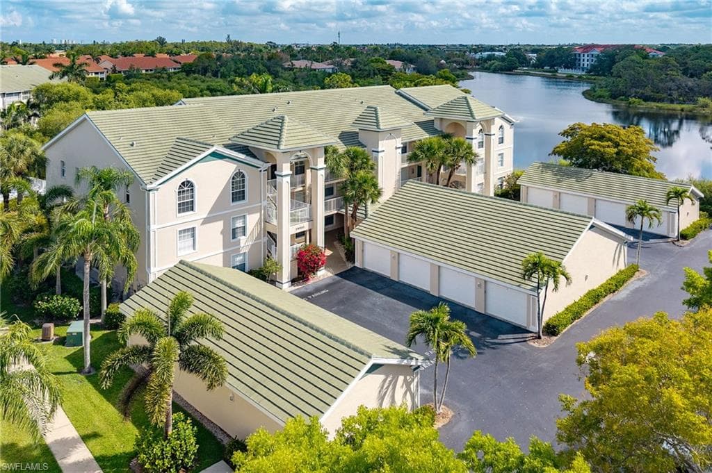 28881 Bermuda Lago CT 102 BONITA SPRINGS, FL 34134