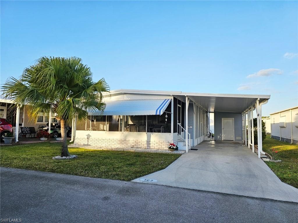 102 Poinsettia DR FORT MYERS, FL 33905