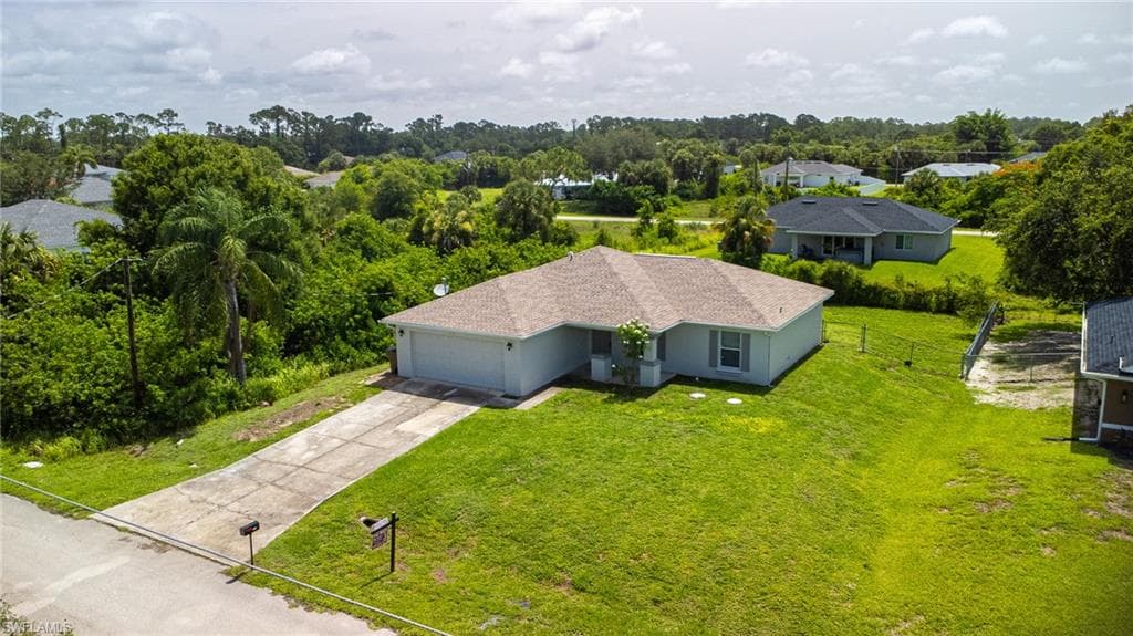 6012 Thrush AVE FORT MYERS, FL 33905