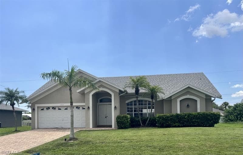 1316 8th CT CAPE CORAL, FL 33991