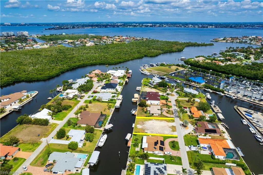 122 Placid DR FORT MYERS, FL 33919