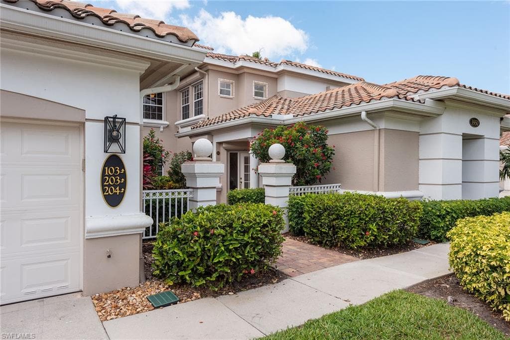 3950 Deer Crossing CT 204 NAPLES, FL 34114