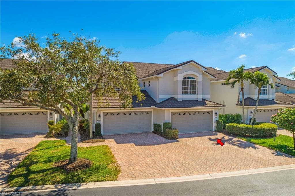 5896 Three Iron DR 1701 NAPLES, FL 34110