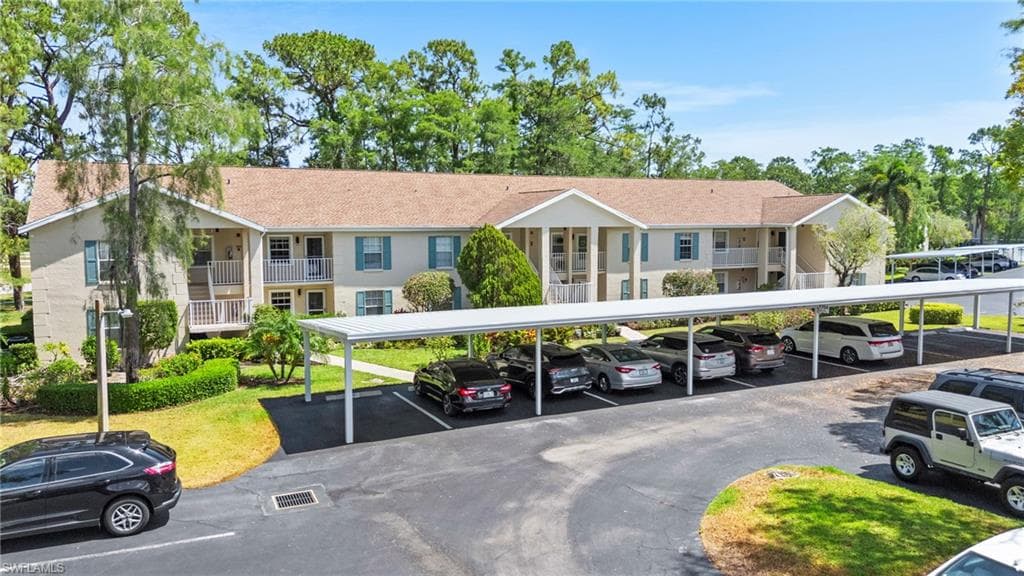 1704 Kings Lake BLVD 105 NAPLES, FL 34112