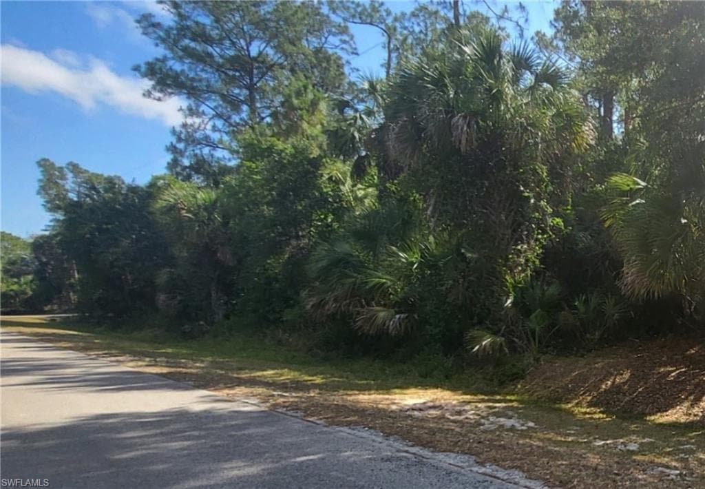 5th ST NW NAPLES, FL 34120