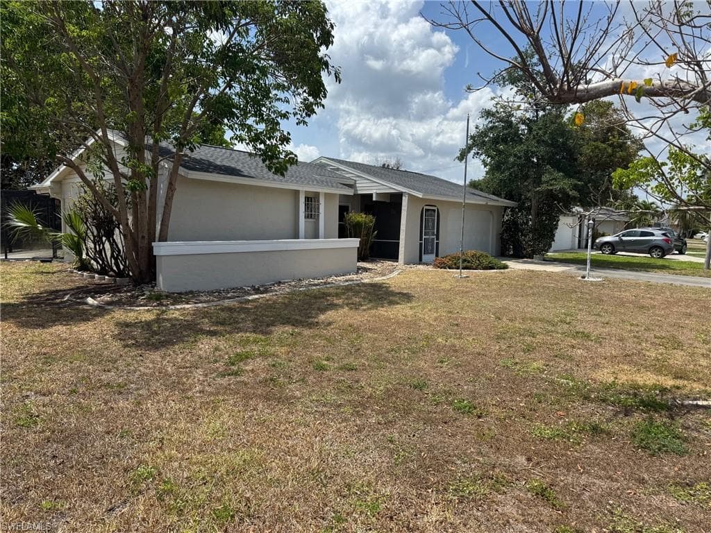 4126 1st CT CAPE CORAL, FL 33904