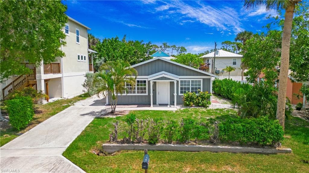 767 Glendale AVE NAPLES, FL 34110