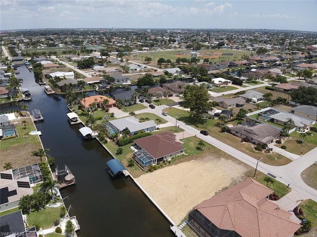 531 40th TER CAPE CORAL, FL 33914