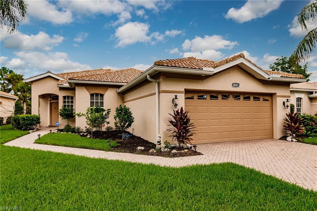 8661 Gleneagle WAY NAPLES, FL 34120
