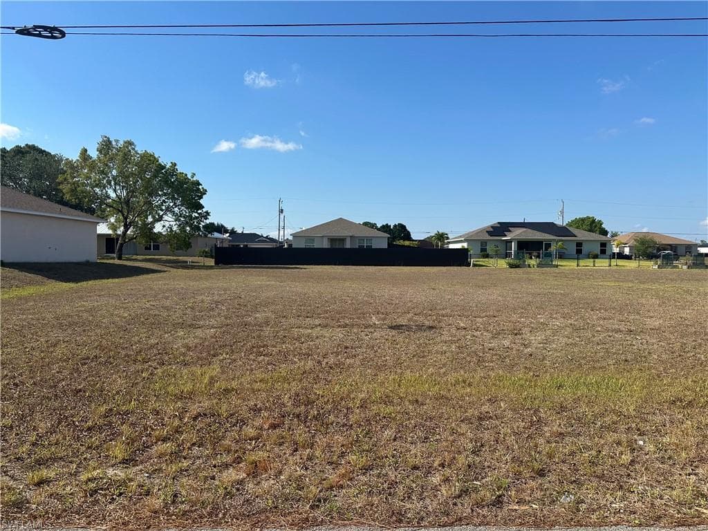 1515 NE 34th LN CAPE CORAL, FL 33909
