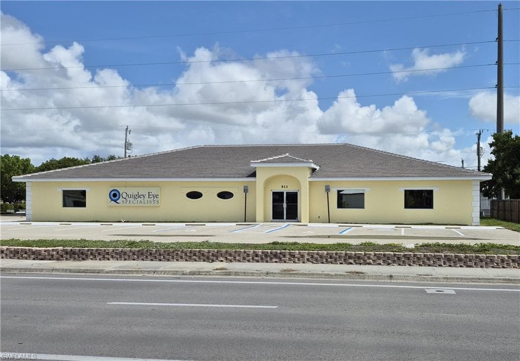 513 Cape Coral PKWY W CAPE CORAL, FL 33914