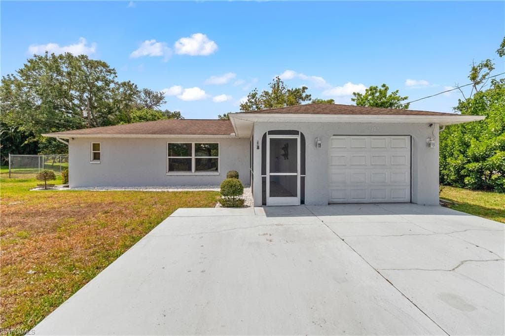2502 E 5th ST LEHIGH ACRES, FL 33936