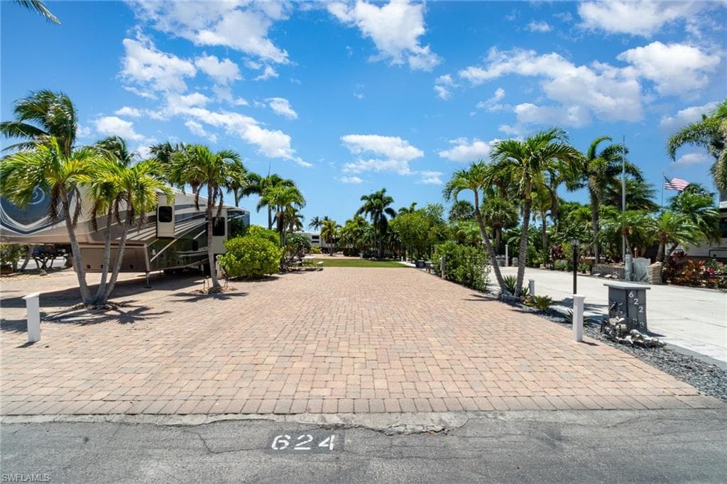 624 Barracuda BEND FORT MYERS BEACH, FL 33931