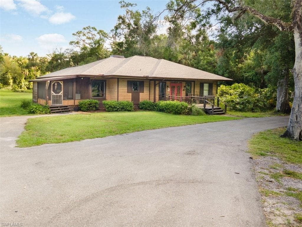 17321 Oak Creek RD ALVA, FL 33920