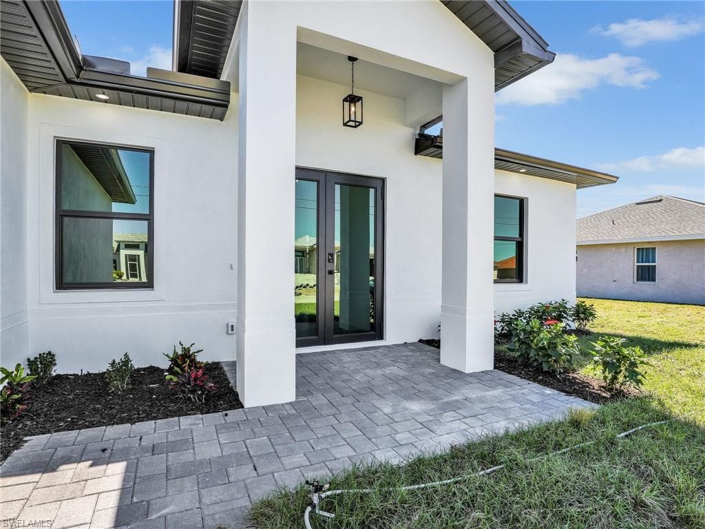 2010 21st ST CAPE CORAL, FL 33993
