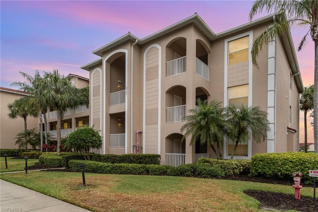 2740 Cypress Trace CIR 2718 NAPLES, FL 34119