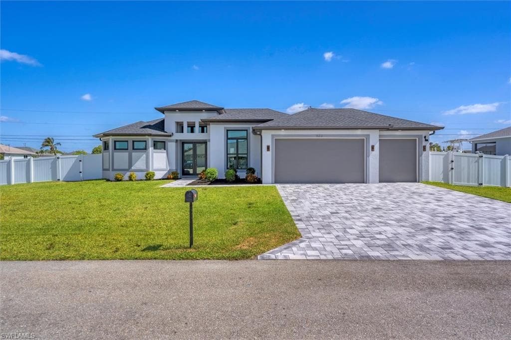 623 SE 1st TER CAPE CORAL, FL 33990