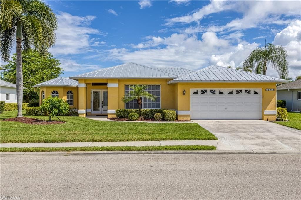 23496 Olde Meadowbrook CIR ESTERO, FL 34134