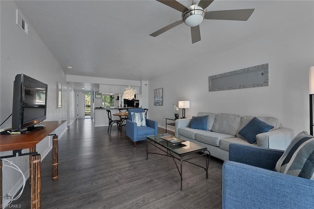 15161 Cedarwood LN 1205 NAPLES, FL 34110