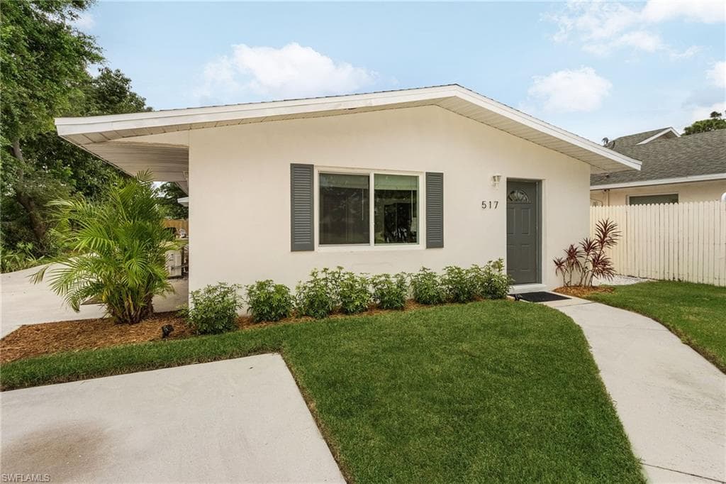 517 108th AVE N NAPLES, FL 34108