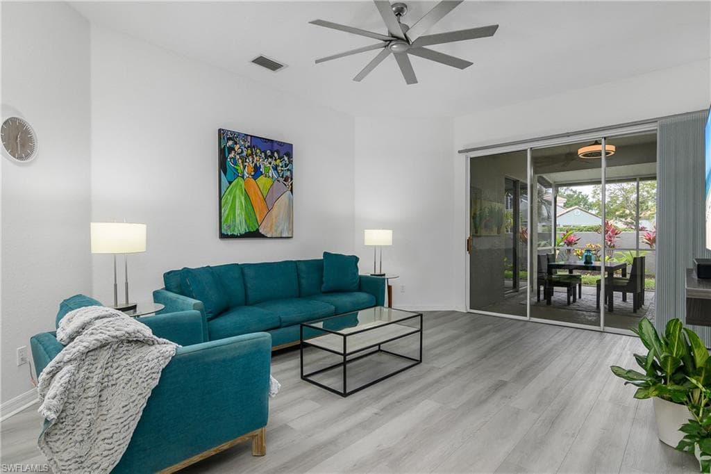 170 Vista LN NAPLES, FL 34119