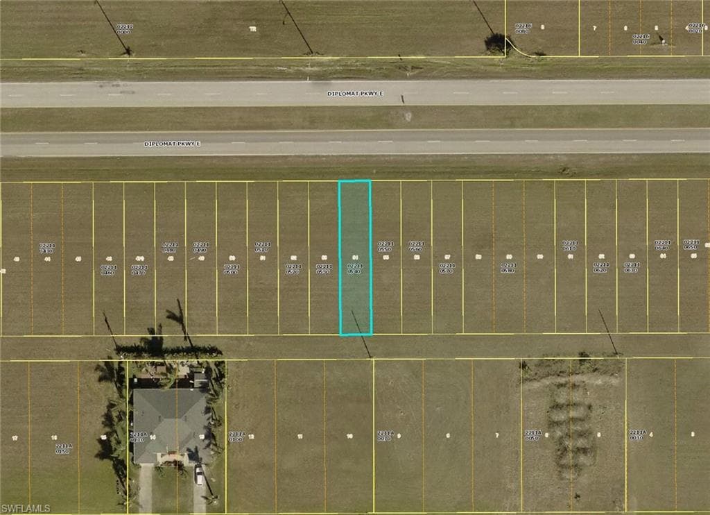 2048 Diplomat PKWY E CAPE CORAL, FL 33909