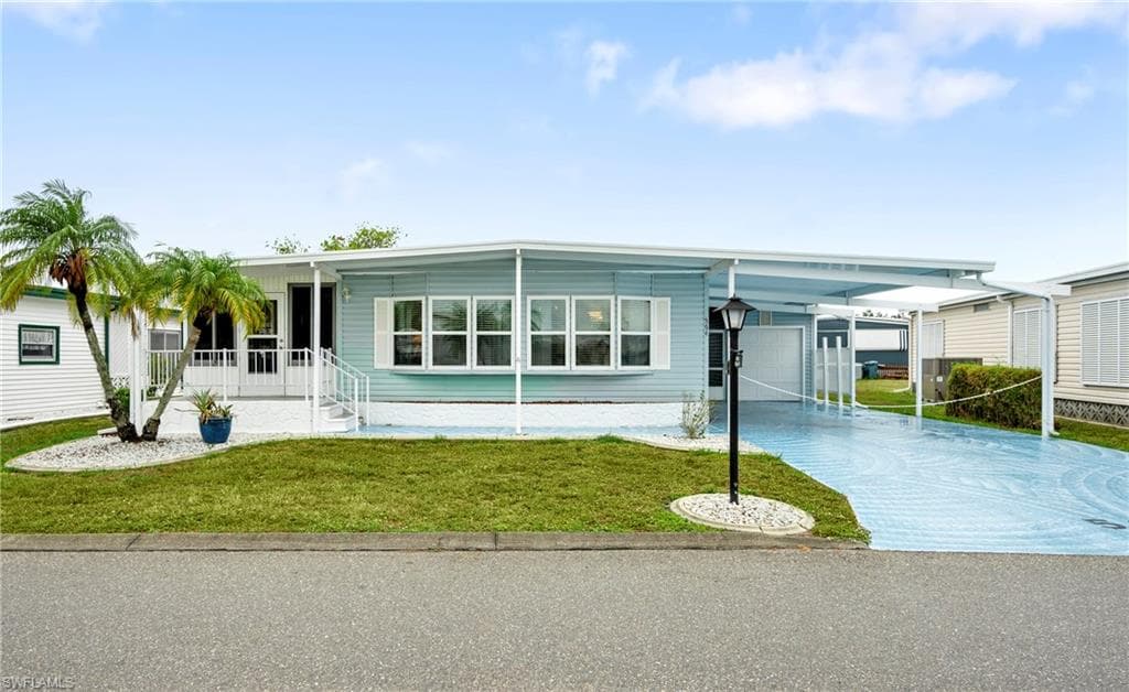 564 Hogan DR NORTH FORT MYERS, FL 33903