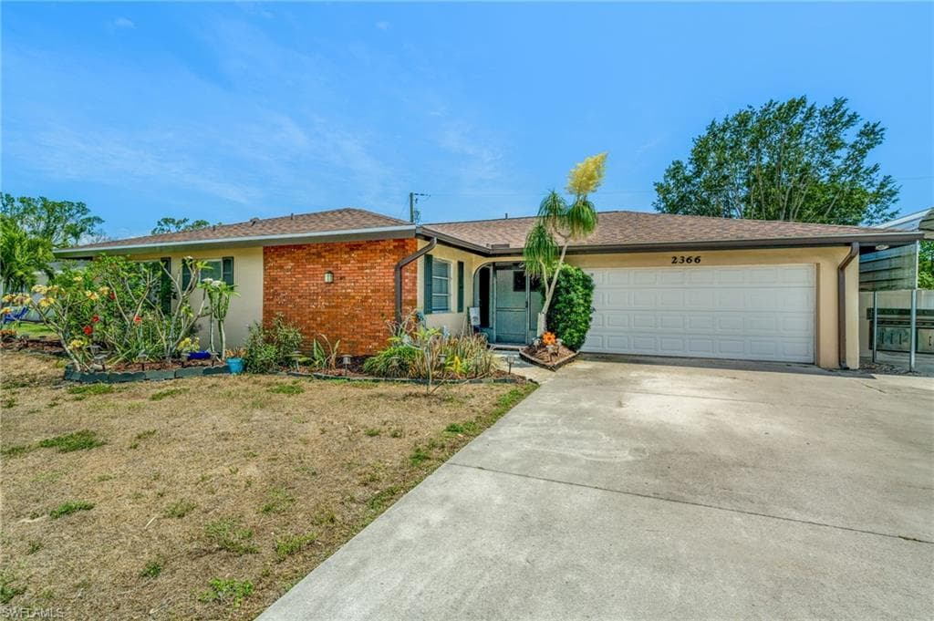 2366 Flora AVE FORT MYERS, FL 33907