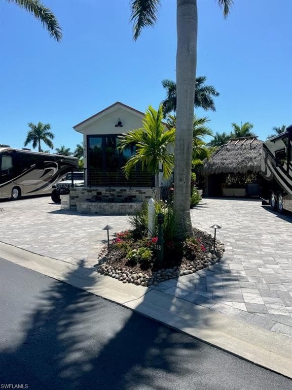 13613 Snapper LN NAPLES, FL 34114