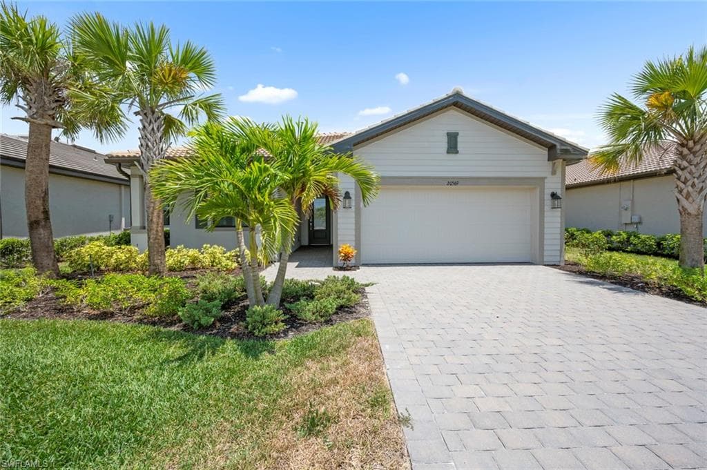 20569 Livery CT ESTERO, FL 33928