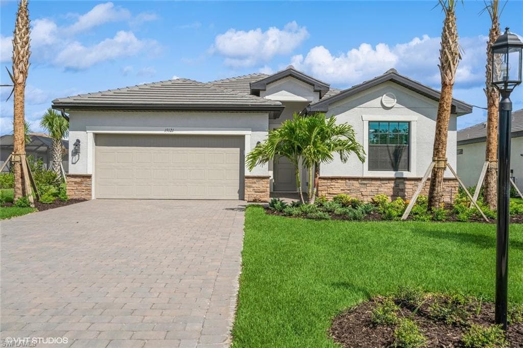 19121 Hinkley DR ESTERO, FL 33928