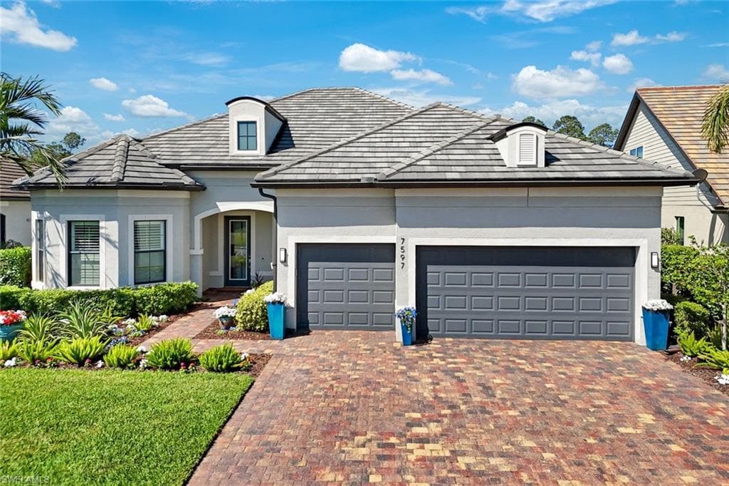 7597 BLACKBERRY DR NAPLES, FL 34114