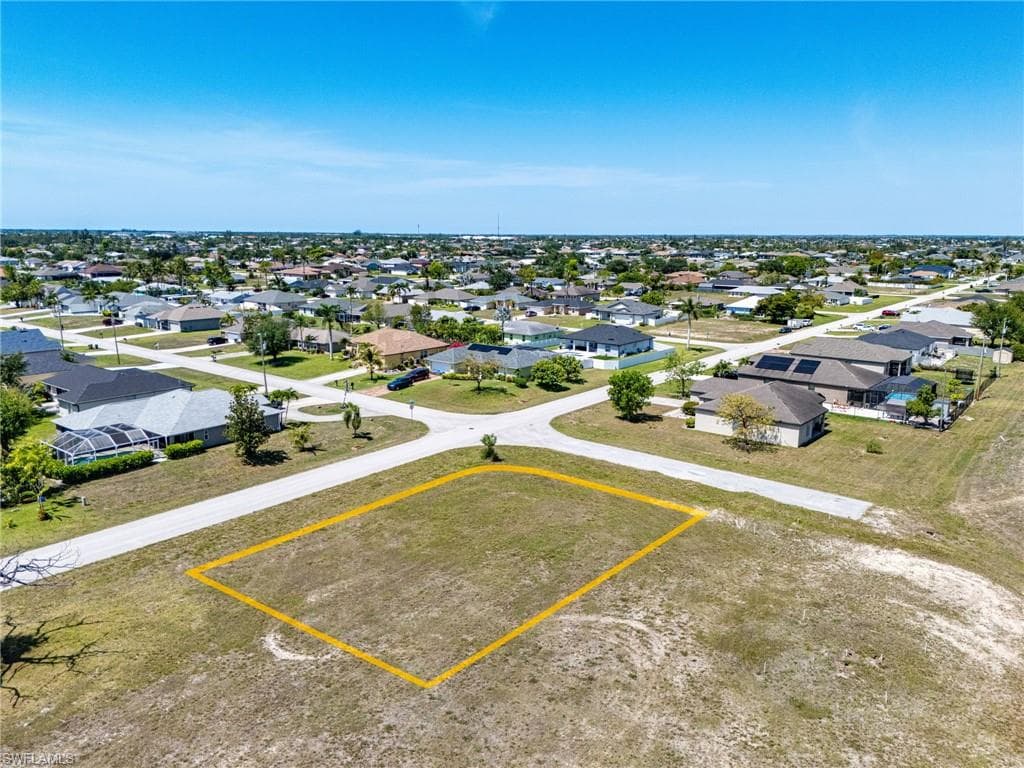 2421 SW 11th PL CAPE CORAL, FL 33914