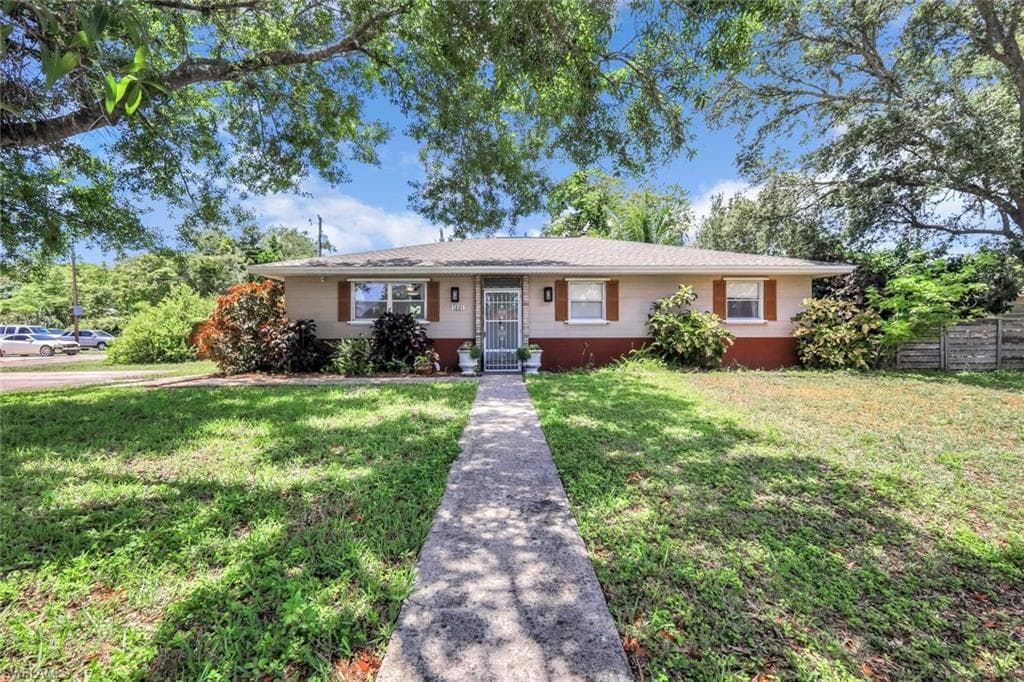 1881 N Evalena LN NORTH FORT MYERS, FL 33917