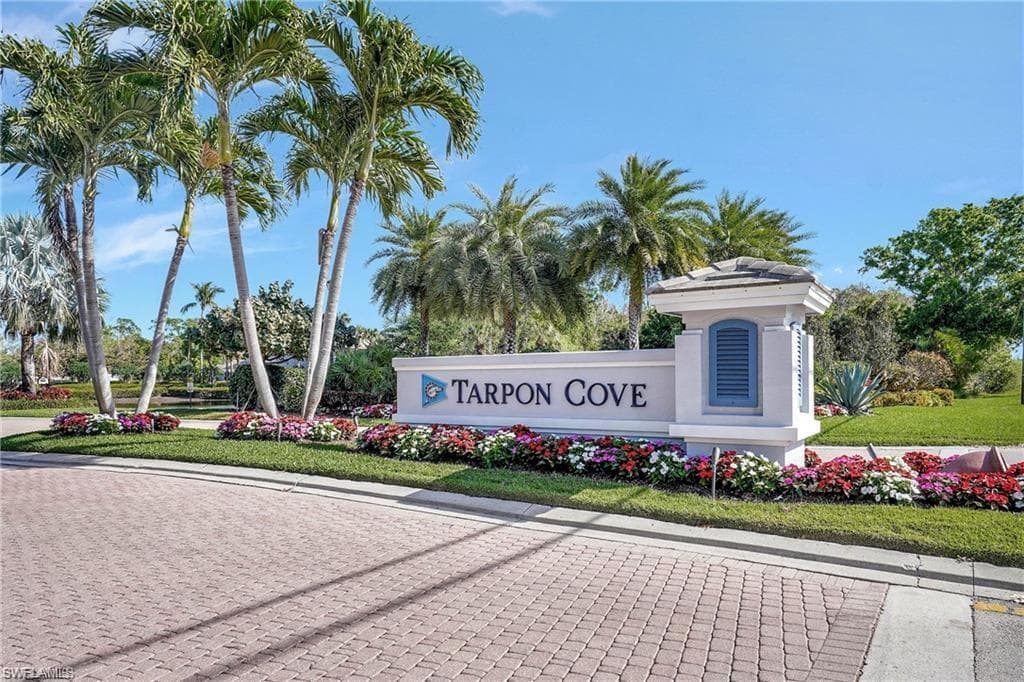 832 Carrick Bend CIR 101 NAPLES, FL 34110