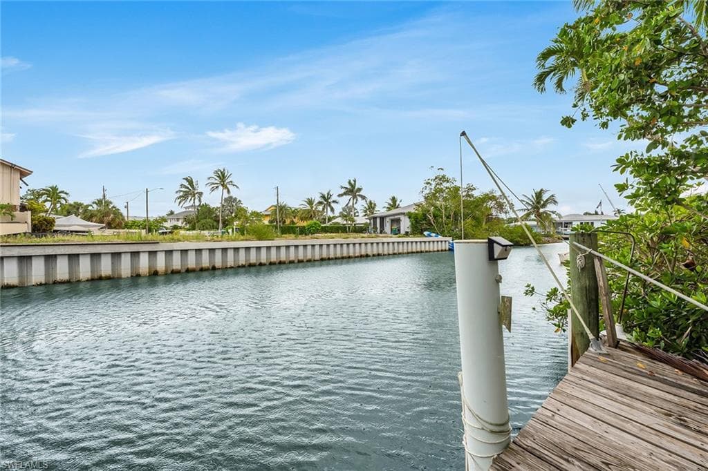 3261 Lakeview DR NAPLES, FL 34112