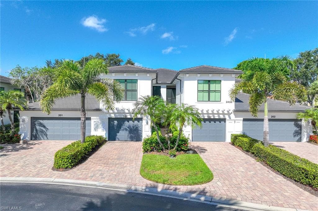 2432 Ravenna BLVD 201 NAPLES, FL 34109