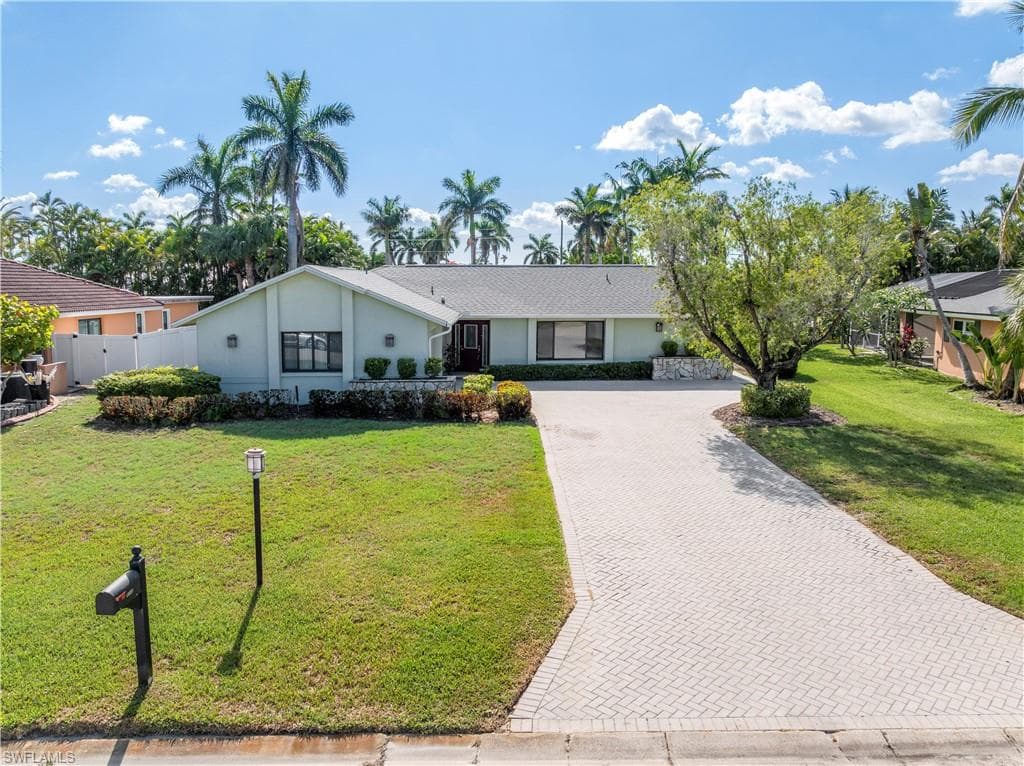5240 Fairfield DR FORT MYERS, FL 33919