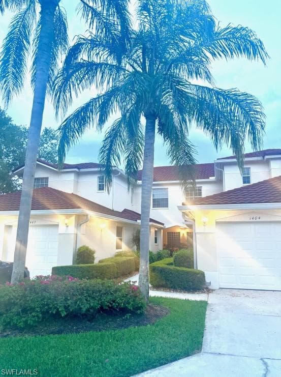 625 Lalique CIR 1401 NAPLES, FL 34119