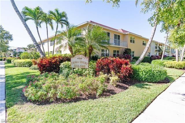 578 Broad AVE S 578 NAPLES, FL 34102