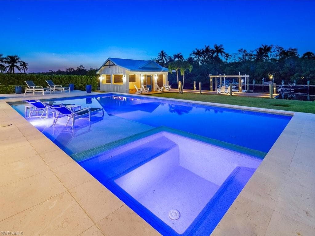 2195 Harbor RD NAPLES, FL 34104