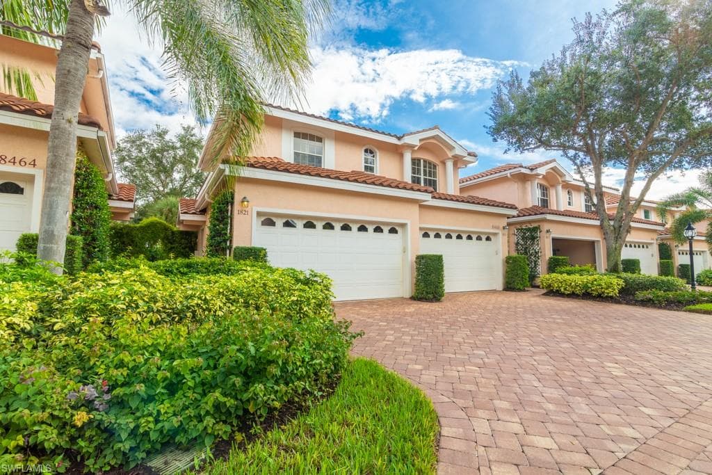 8460 Abbington CIR 1821 NAPLES, FL 34108