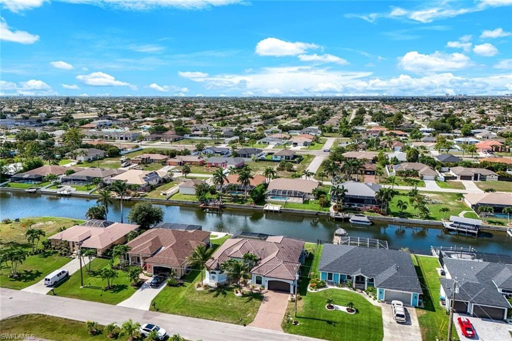 208 SW 15th ST CAPE CORAL, FL 33991