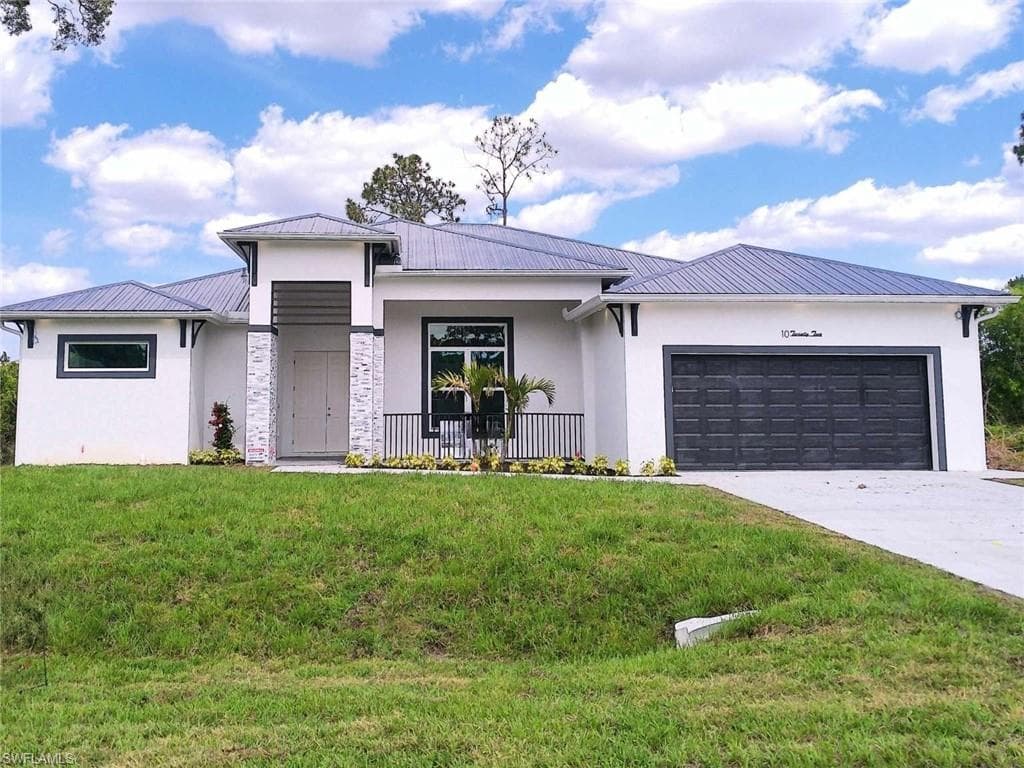 1022 Apple AVE LEHIGH ACRES, FL 33971
