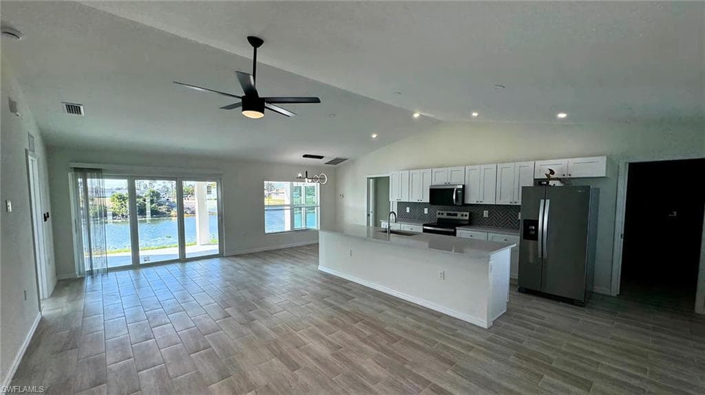 1018 Vogiantzis PKWY CAPE CORAL, FL 33909